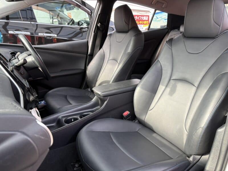 プリウス Sツーリング セレクション 【総合評価優良車】