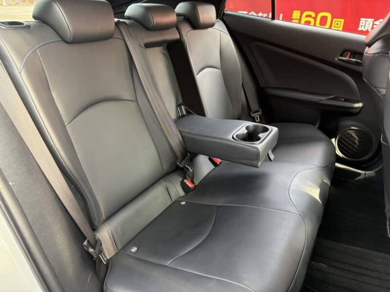 プリウス Sツーリング セレクション 【総合評価優良車】