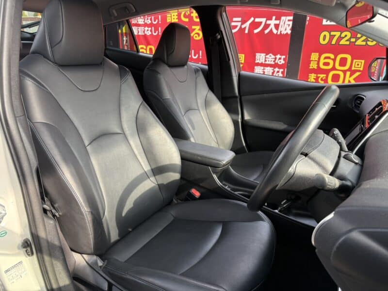 プリウス Sツーリング セレクション 【総合評価優良車】