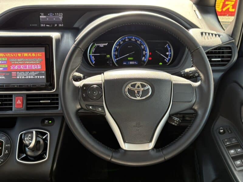 ヴォクシー HV V