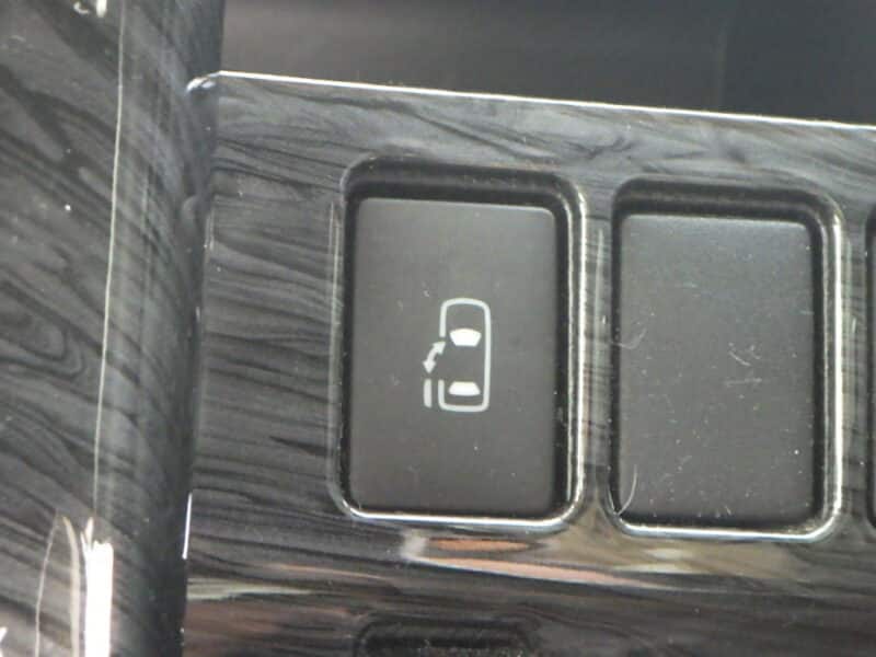 ヴォクシー ZS 《ユーザー買取車》