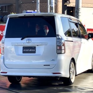 ヴォクシー　ZS　《ユーザー買取車》　