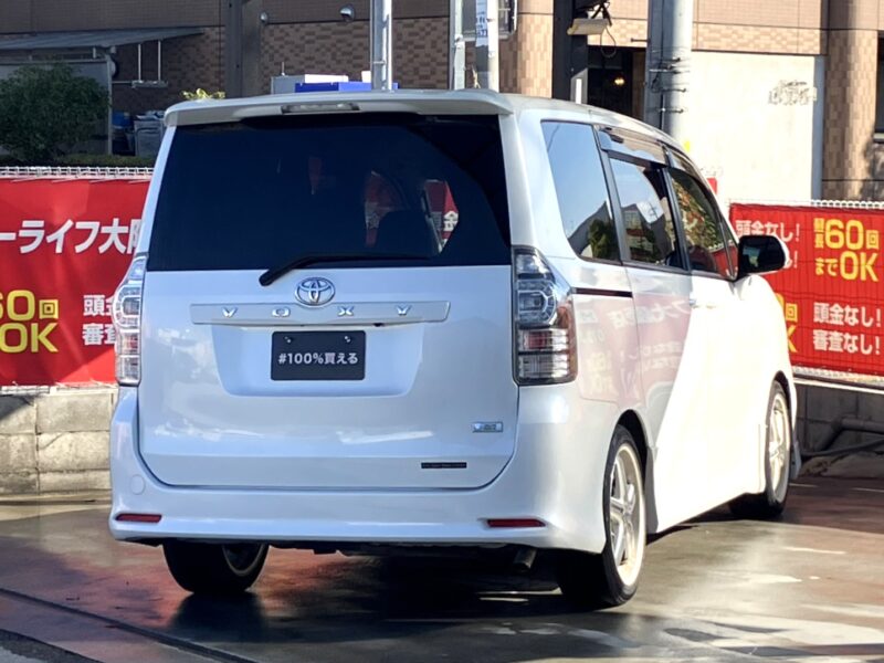 ヴォクシー ZS 《ユーザー買取車》