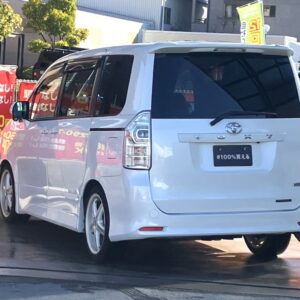 ヴォクシー　ZS　《ユーザー買取車》　