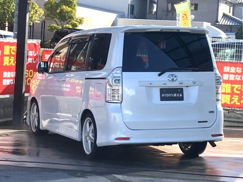 ヴォクシー ZS 《ユーザー買取車》