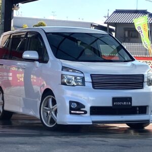 ヴォクシー　ZS　《ユーザー買取車》　