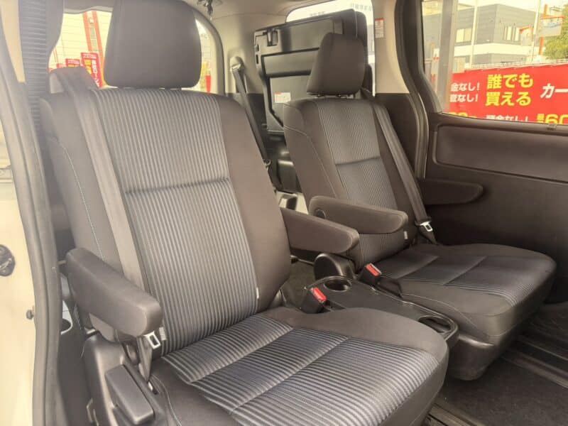 ヴォクシー ZSキラメキ 【総合評価優良車】【特別仕様車グレード】