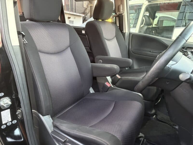 セレナ HWS S-HV エアロモード【総合評価優良車】