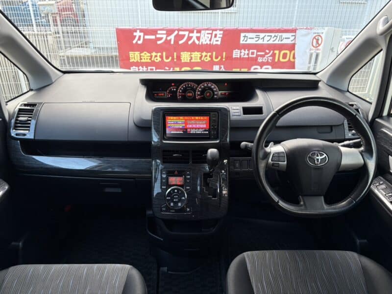 ヴォクシー ZS 《ユーザー買取車》