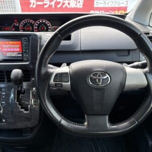 ヴォクシー　ZS　《ユーザー買取車》　