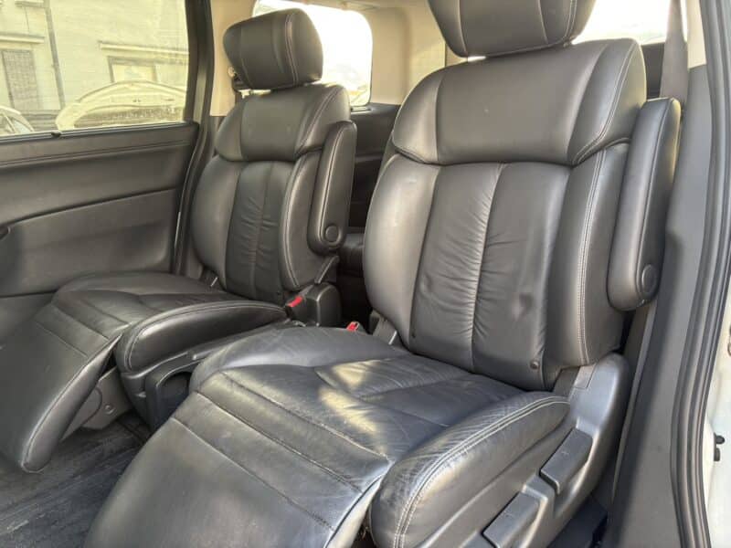 エルグランド ライダー 黒本革シート