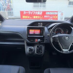 ヴォクシー　ZS