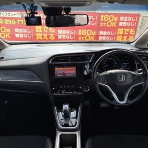 シャトル HV Z スタイルエディション