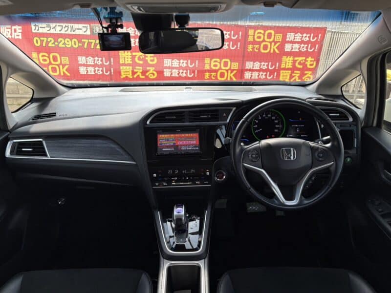 シャトル HV Z スタイルエディション