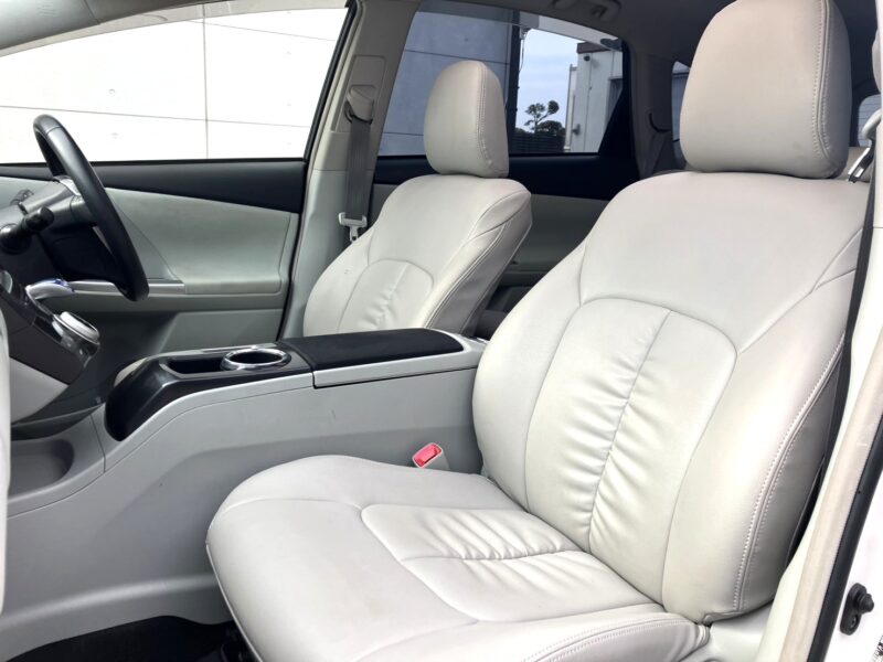 プリウスα Gツーリングセレクション スカイライトパッケージ