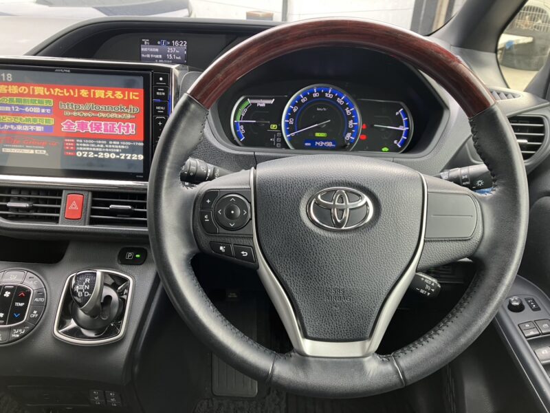 ヴォクシー HV V