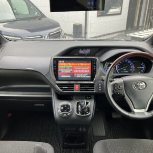 ヴォクシー HV V