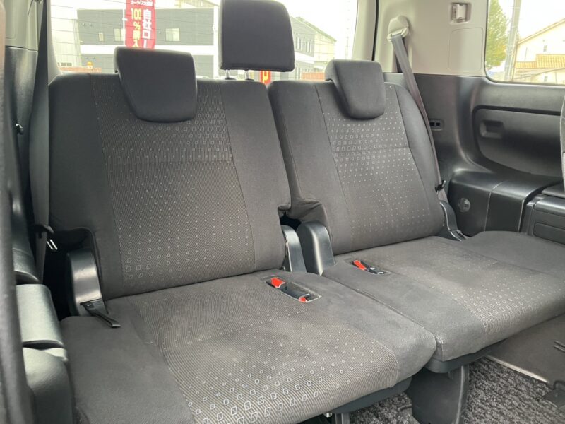 ヴォクシー HV V