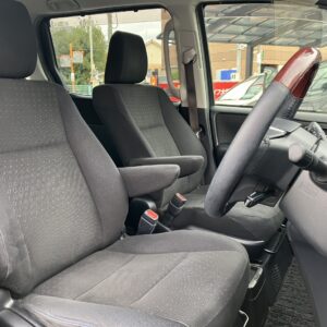 ヴォクシー HV V