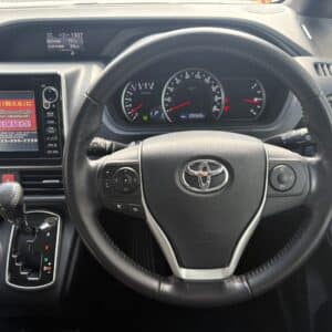 ヴォクシー　ZS