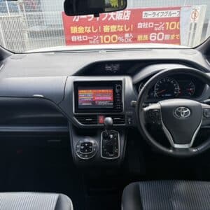 ヴォクシー　ZS