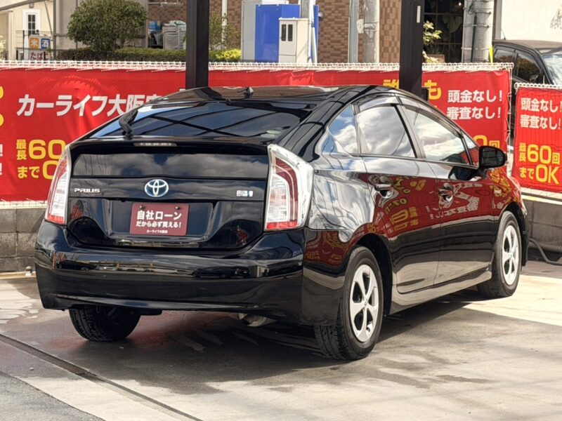 プリウス S