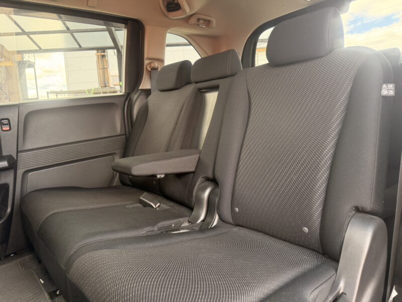 フリード ハイブリッド ジャストセレクション