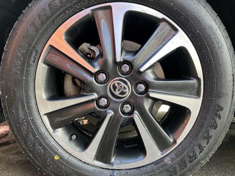 ヴォクシー HV V