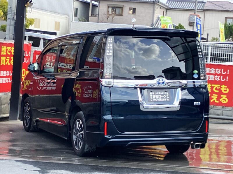 ヴォクシー HV V