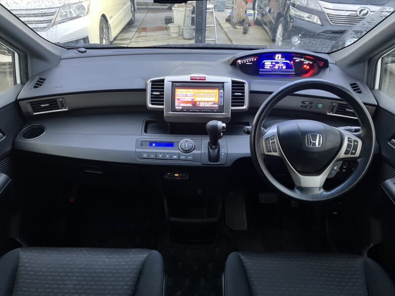 フリードスパイクハイブリッド ジャストセレクション