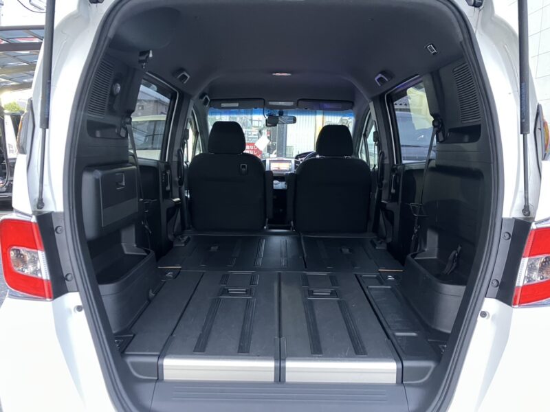 フリードスパイクハイブリッド ジャストセレクション