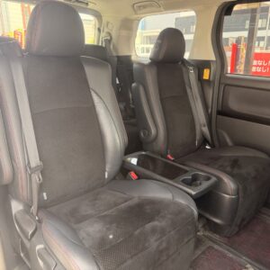 ヴェルファイア　3.5Z　ゴールデンアイズ　4WD