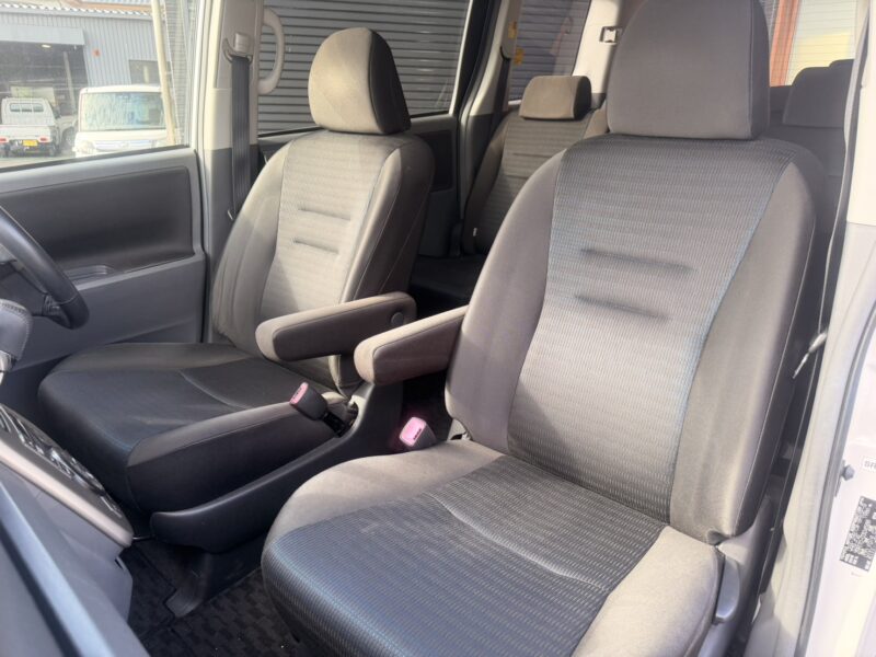 ヴォクシー ZS 煌Ⅱ 【総合評価優良車】≪特別仕様グレード≫ ~8人乗りtype~