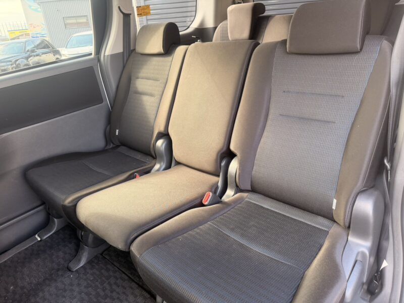 ヴォクシー ZS 煌Ⅱ 【総合評価優良車】≪特別仕様グレード≫ ~8人乗りtype~
