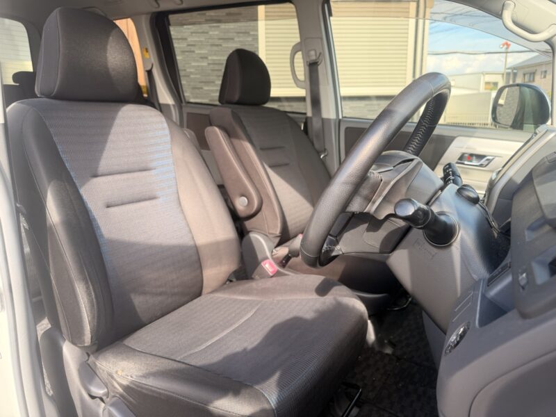 ヴォクシー ZS 煌Ⅱ 【総合評価優良車】≪特別仕様グレード≫ ~8人乗りtype~