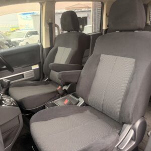 デリカD:5　ローデスト　Gパワーパッケージ　４WD