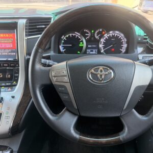 ヴェルファイア　ハイブリッド　ZR　4WD