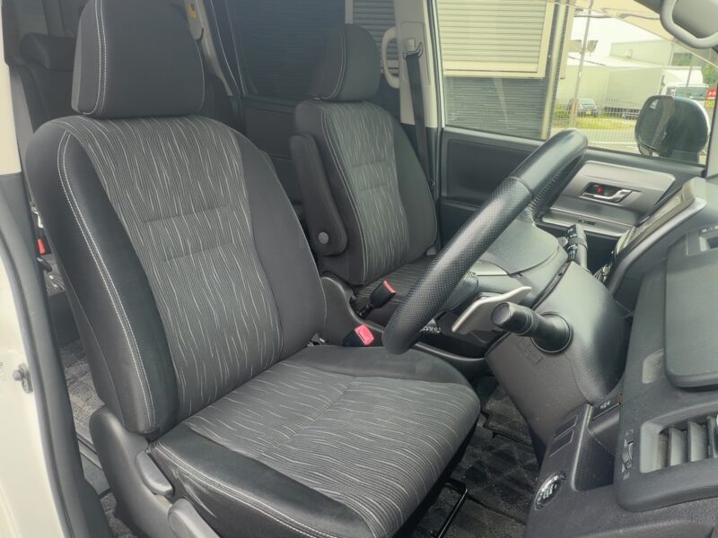 ヴォクシー ZS 煌2【特別仕様車グレード】