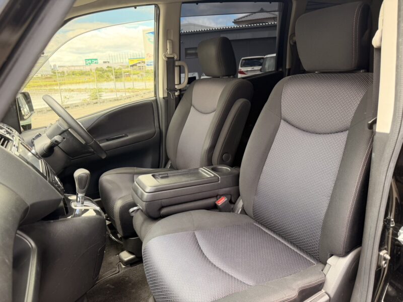 セレナ HWS S-HV【総合評価優良車】