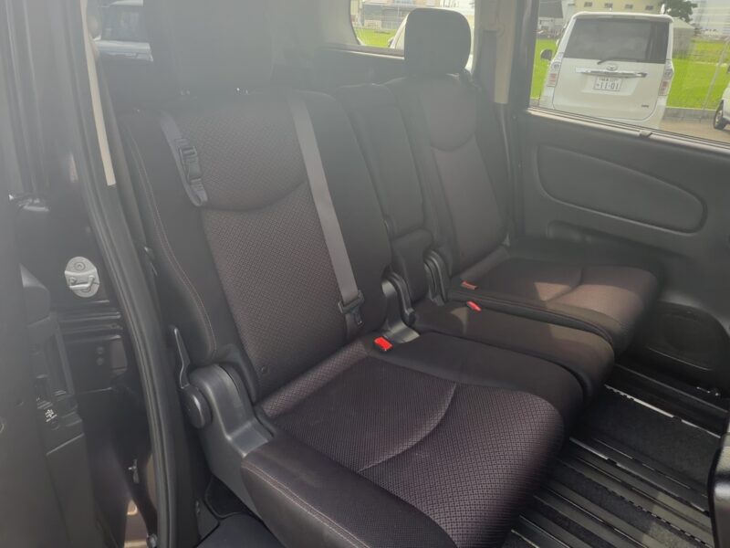 セレナ HWS S-HV【ユーザー買い取り車両】