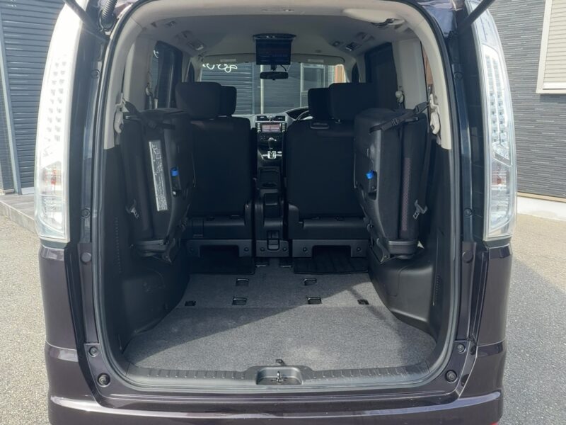 セレナ HWS S-HV【ユーザー買い取り車両】