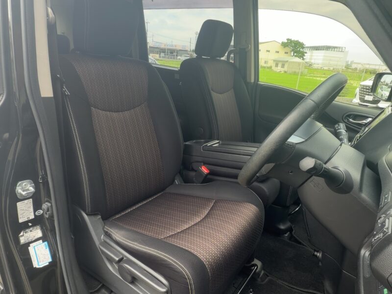 セレナ HWS S-HV【総合評価優良車】