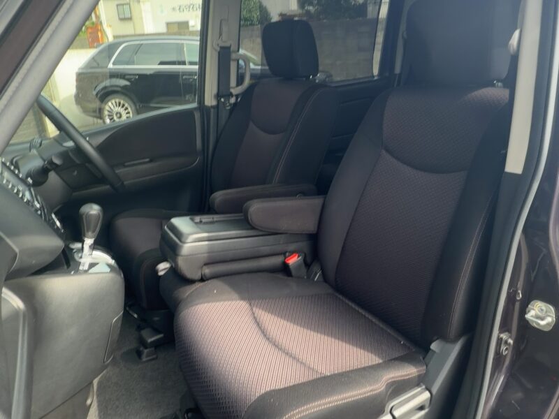 セレナ HWS S-HV【ユーザー買い取り車両】