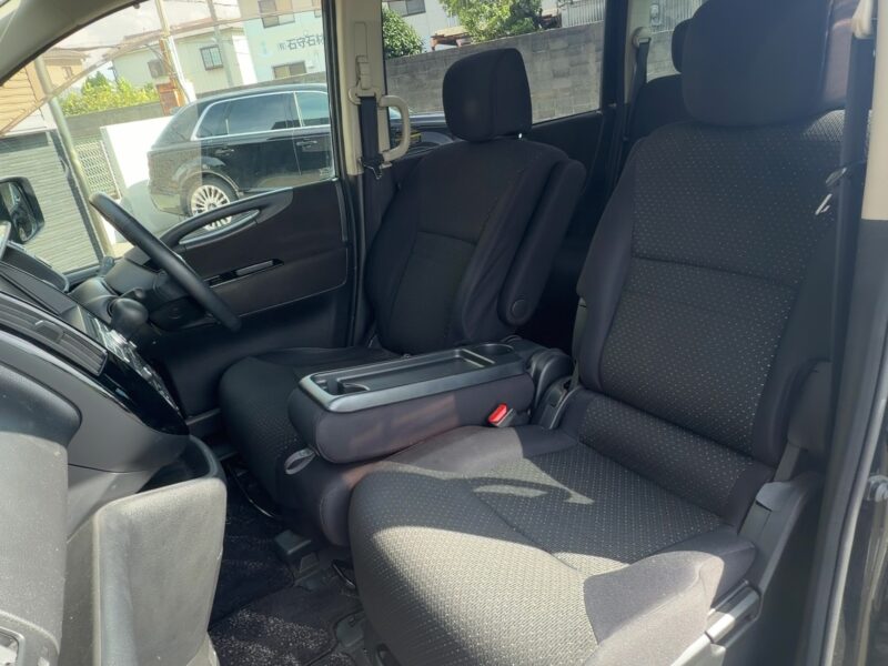 セレナ ライダー 【ユーザー買取車両】