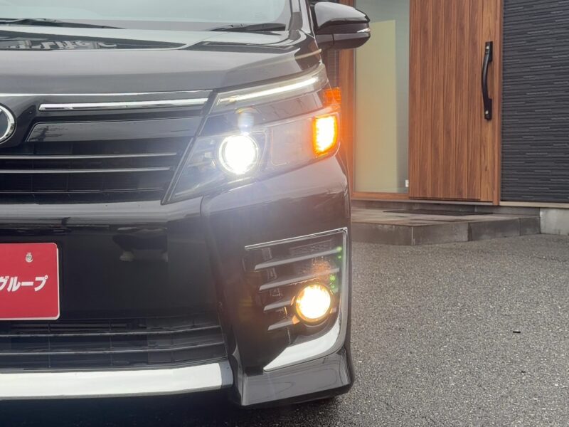 ヴォクシー ZS