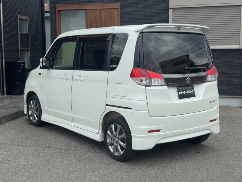 ソリオ ブラック&ホワイト 4WD