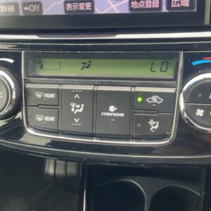 カローラフィールダーHV GエアロツアラーW×B