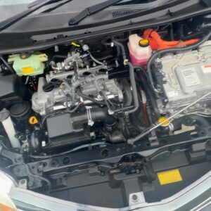カローラフィールダーHV GエアロツアラーW×B