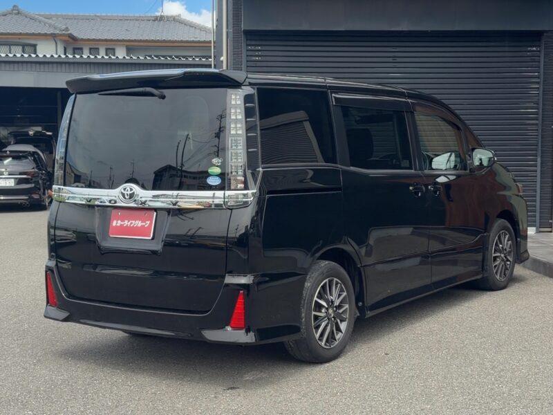 ヴォクシー ZS