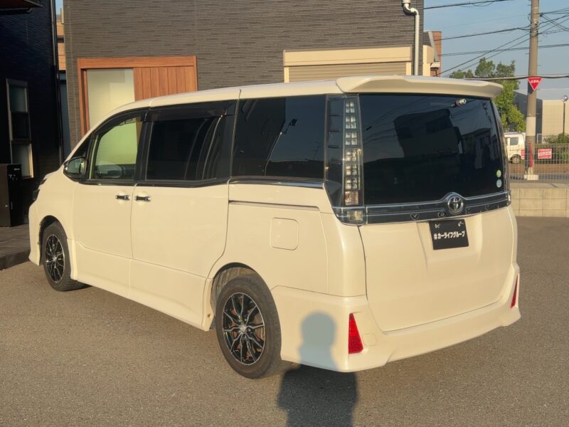 ヴォクシー ZS